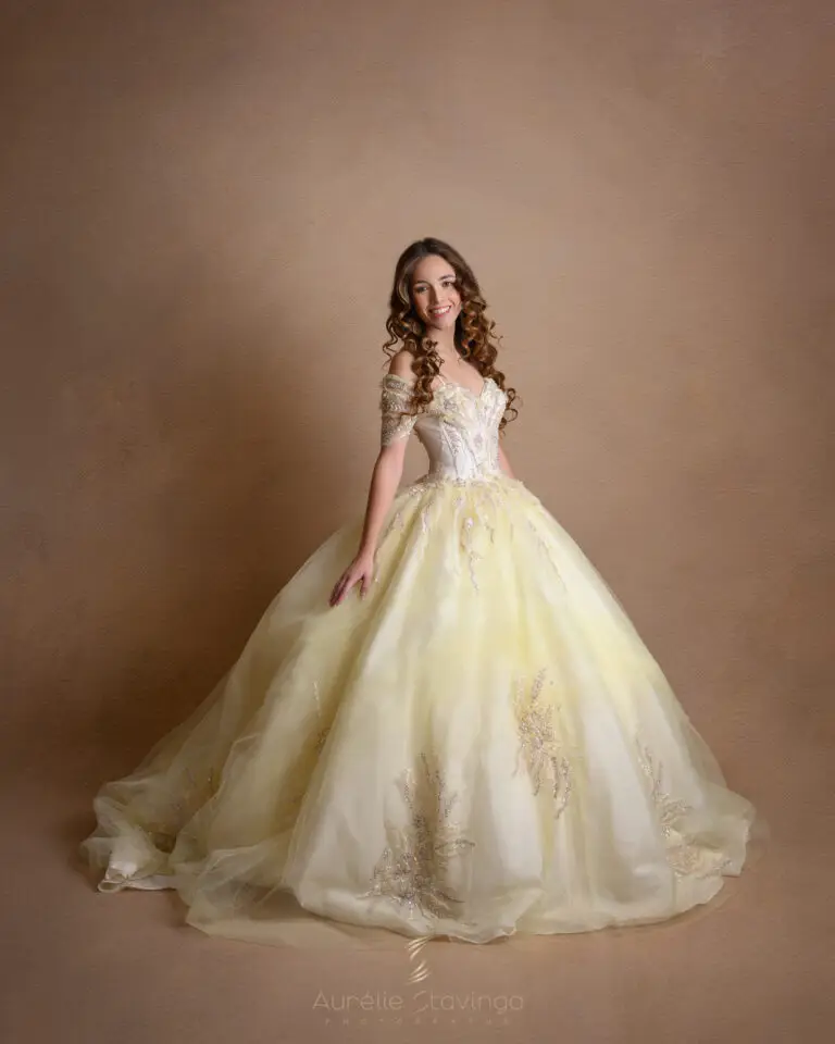 2023 12 Shooting Océane Robes princesses Photo retouchée - Aurélie Stavinga photographe Grenoble Voiron